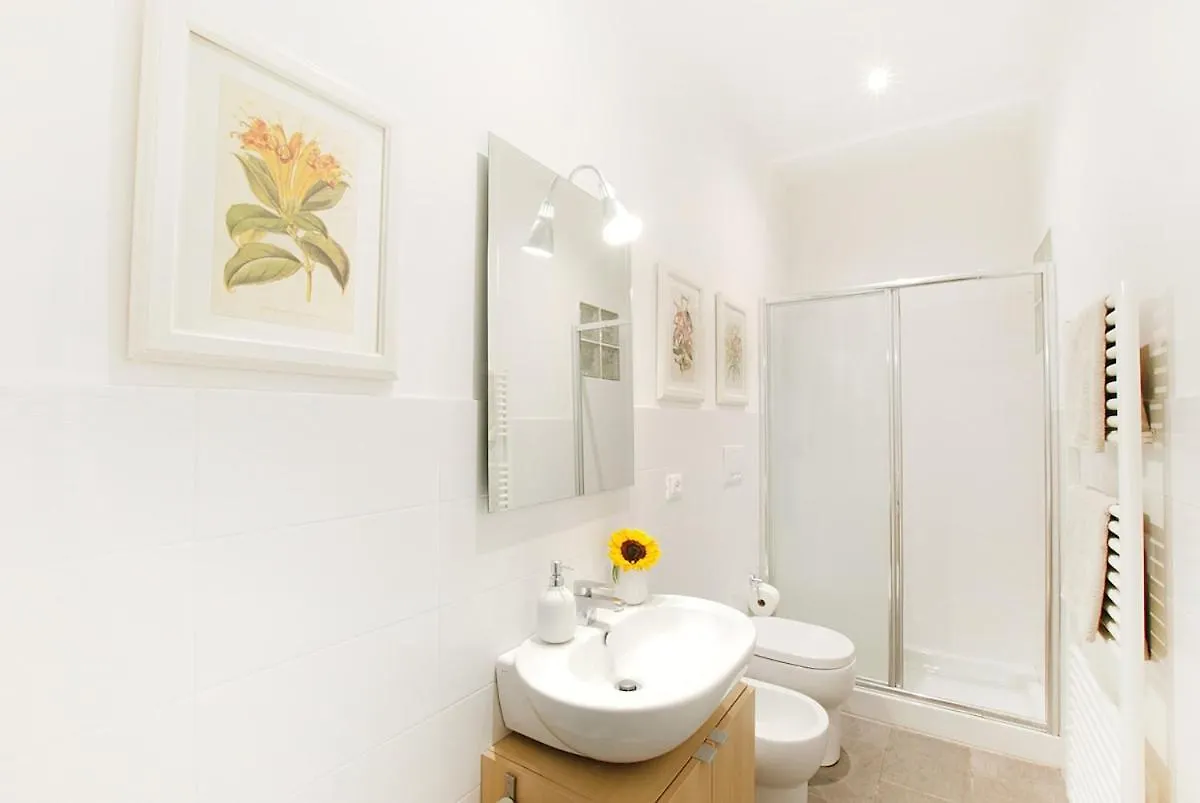 Apartment Romantic Hideaway 5 Min Walk From Central Station Florence