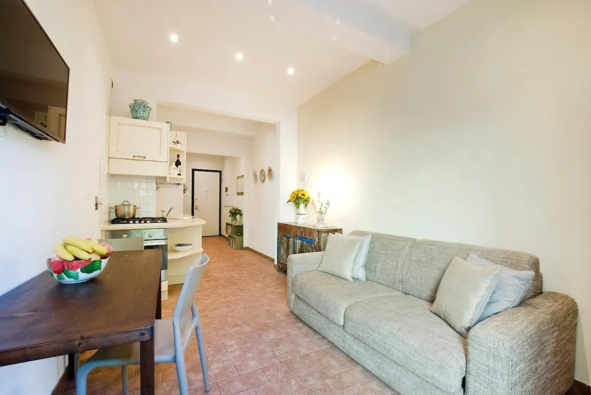 Apartment Romantic Hideaway 5 Min Walk From Central Station Florence Italy