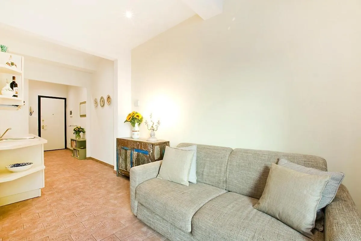 Apartment Romantic Hideaway 5 Min Walk From Central Station Florence Italy